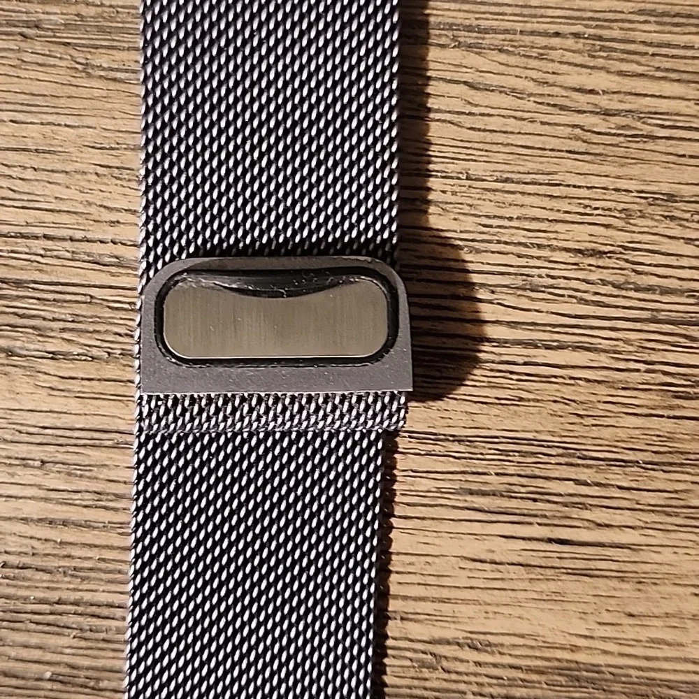 Fitbit Ionic Silver Metal Mesh with Magnet Closure Men or Women Wristbands